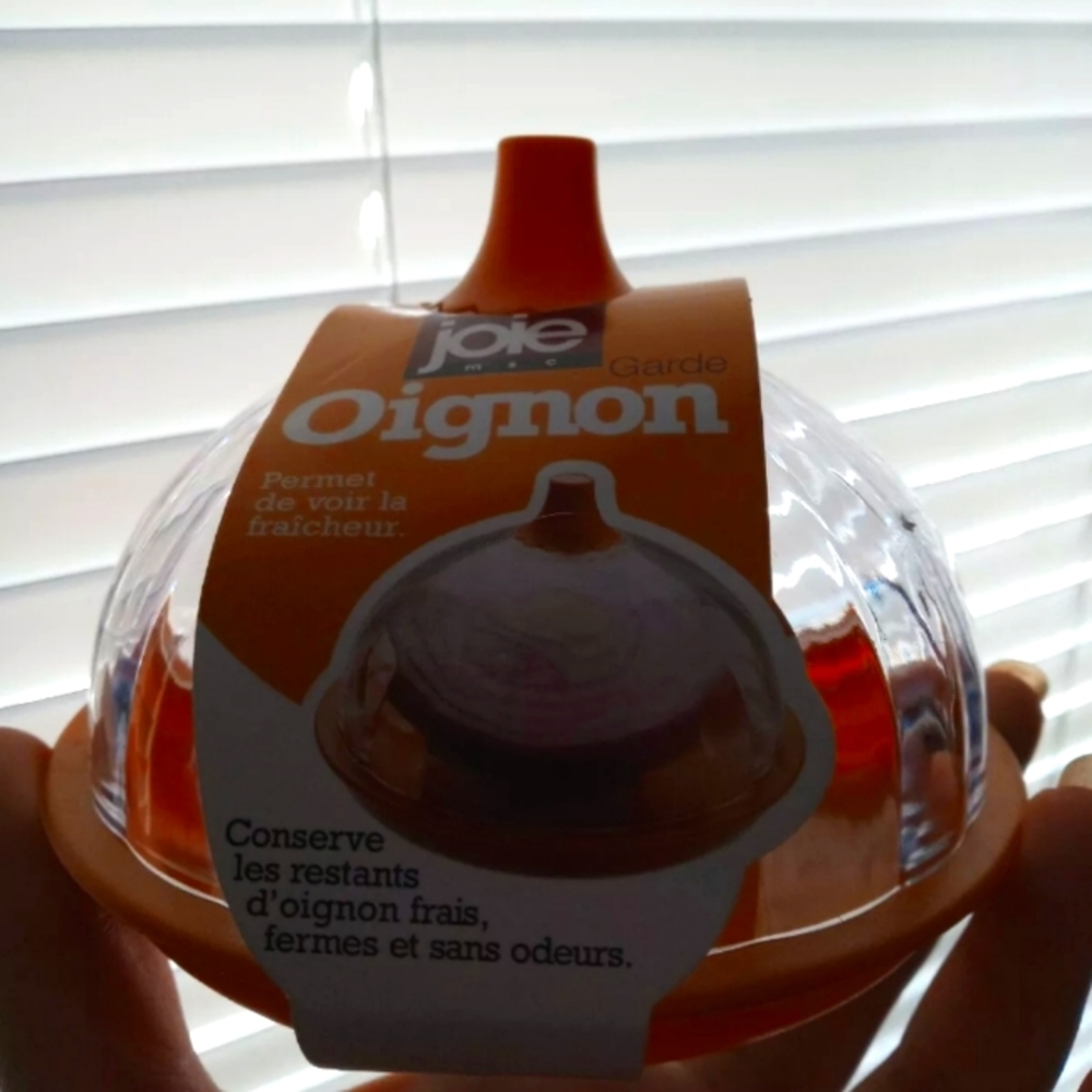 Onion keeper